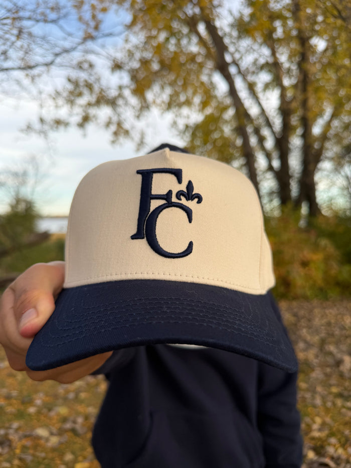 Casquette édition crème et marine Faith Club